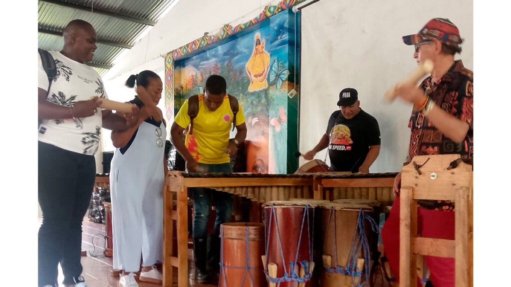 Entregan instrumentos musicales para preservar la música del pacífico nariñense