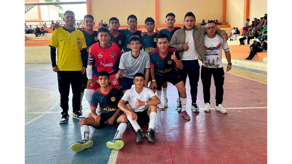 Equipo de micro sub 18 de Sandoná en el campeonato departamental en Consacá