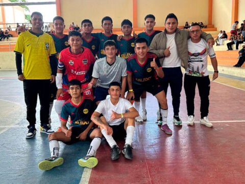 Equipo de micro sub 18 de Sandoná en el campeonato departamental en Consacá