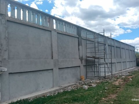 Fachada del cementerio parroquial de Sandoná