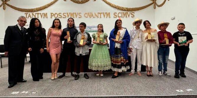 Ganadores del concurso departamental de declamación