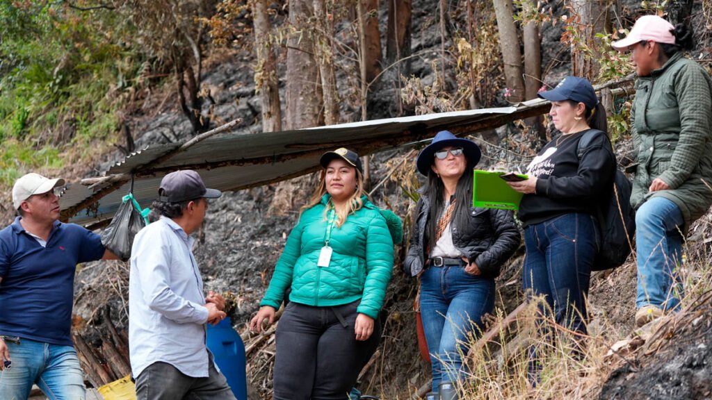 Anuncios tras incendio forestal en San Mateo, Puerres