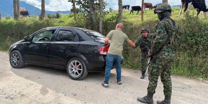 Ejército realiza controles en las vías de Nariño