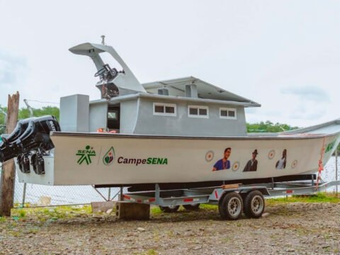 Entregan embarcación a Sena Tumaco