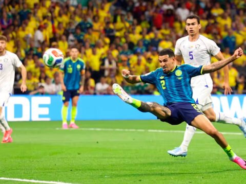 Gol de Daniel Muñoz para Colombia en el mundial
