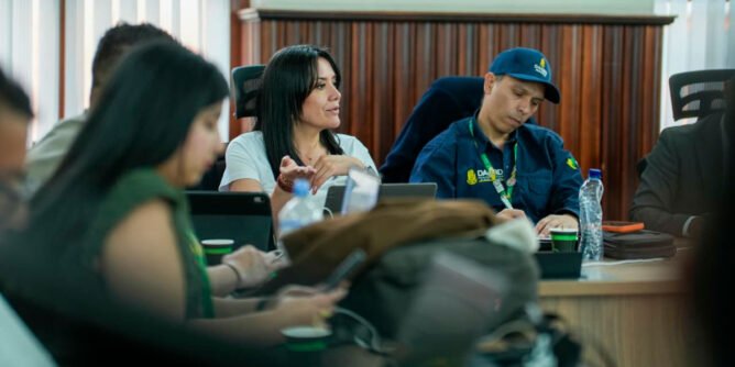 Reunión ante llegada del fenómeno de El Niño