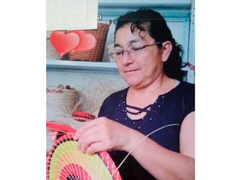 maestra artesana Ritha Coronel Guerra
