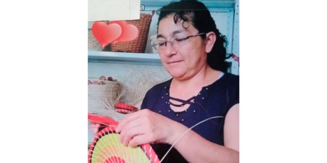 maestra artesana Ritha Coronel Guerra