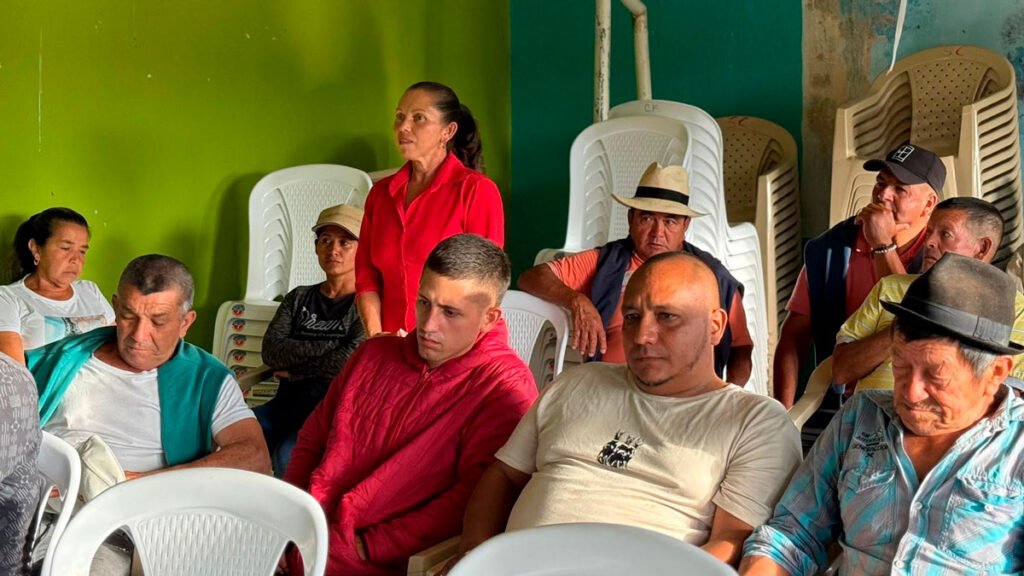 Socialización de la placa huella en Bolívar