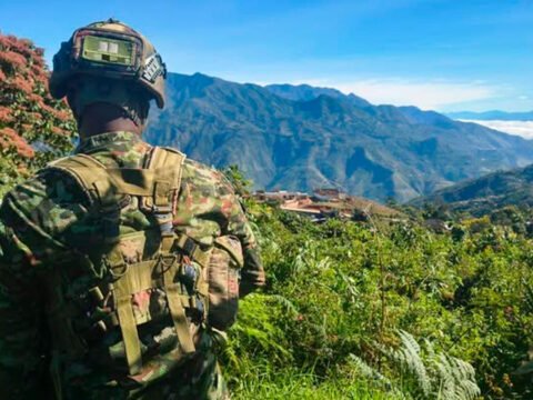 Soldado en las montañas de Los Andes, Nariño
