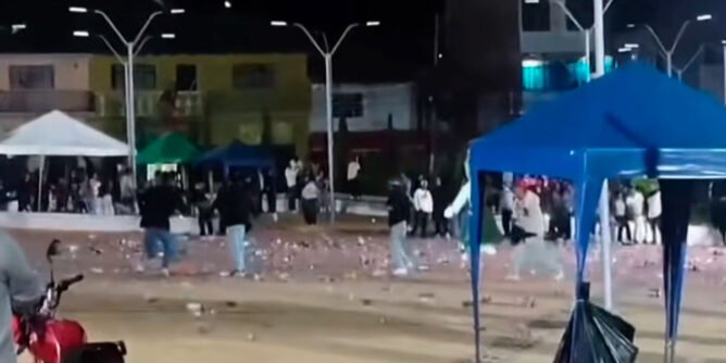 Lanzamiento de botellas en Funes, Nariño