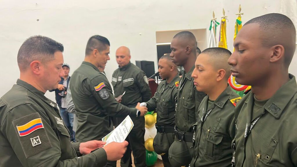 Grados de auxiliares de Policía