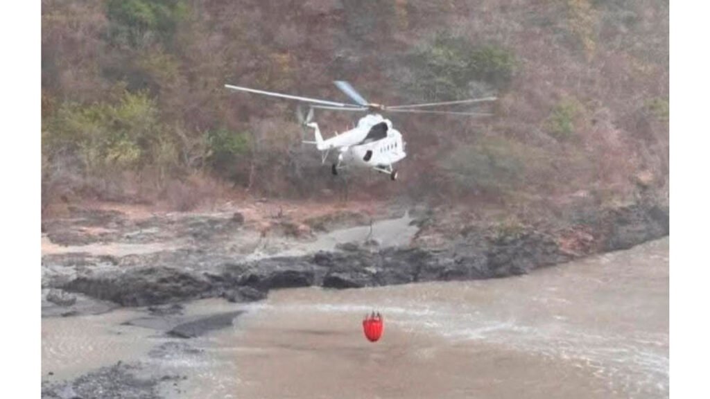 Helicóptero MI-17 para controlar el incendio de Cumbitara