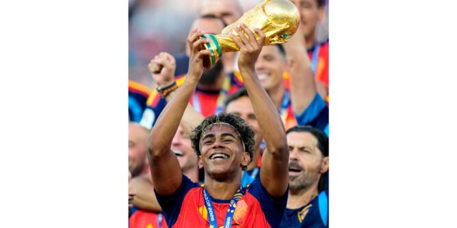 Lamine Yamal, jugador campeón mundial con España