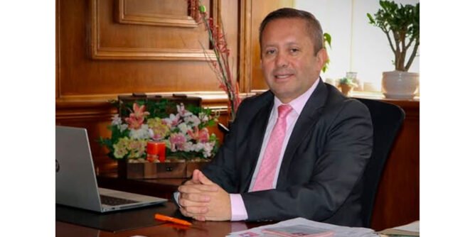 Médico Oscar Cerón Ortega