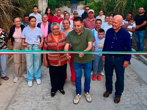 Alcaldía de Sandoná entrega nuevo tramo de placa huella en la vía de acceso a la vereda Cruz de Arada Placa huella en la vía de acceso a la vereda Cruz de Arada