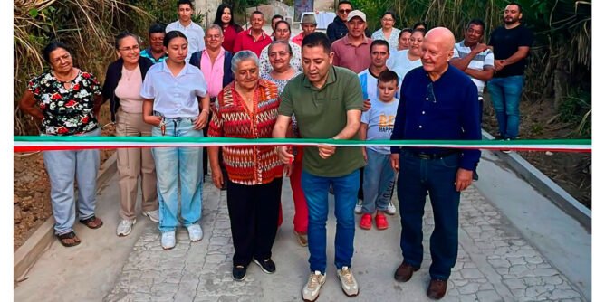 Placa huella en la vía de acceso a la vereda Cruz de Arada