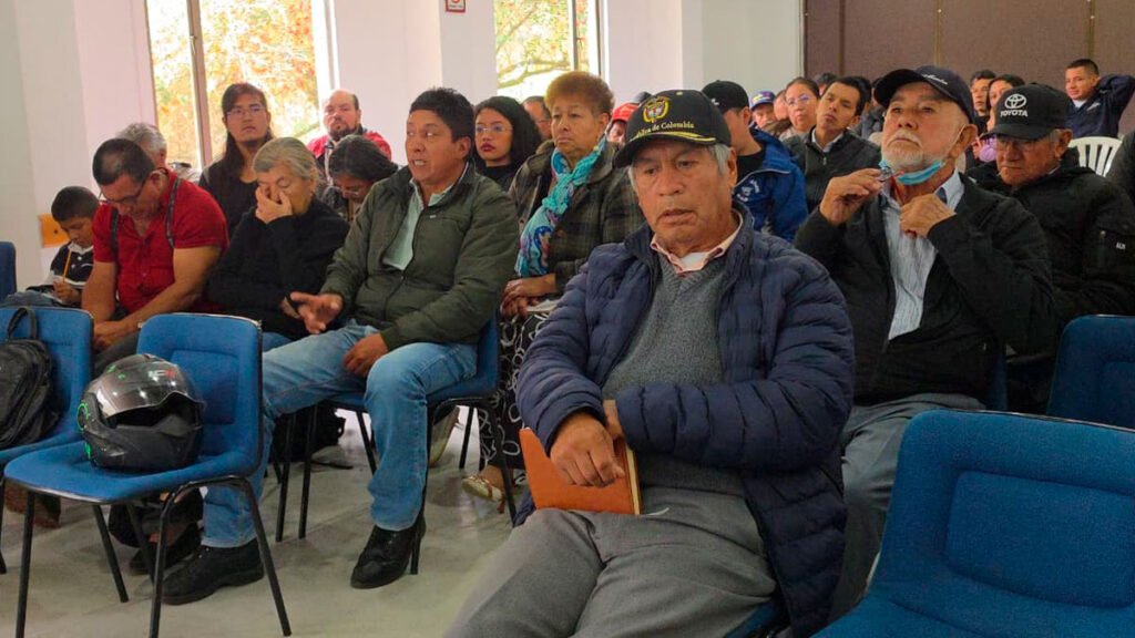 Reunión de líderes comunitarios en Corponariño