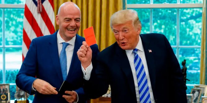 Trump saca la tarjeta roja ante Infantino