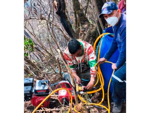 Controlan importantes focos de incendio forestal que amenazaban viviendas en Los Andes Control de incendio en Los Andes, Nariño