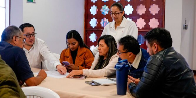 Docentes se capacitan en proyectos turísticos