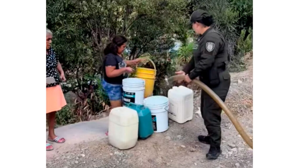 Entrega de agua en Ancuya