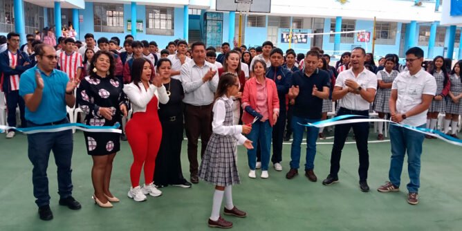 Entrega de la cubierta de la Institución Tomasina