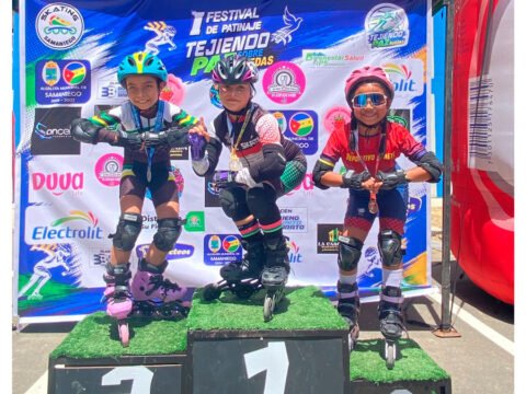 Patinadoras de Full Skate en Samaniego