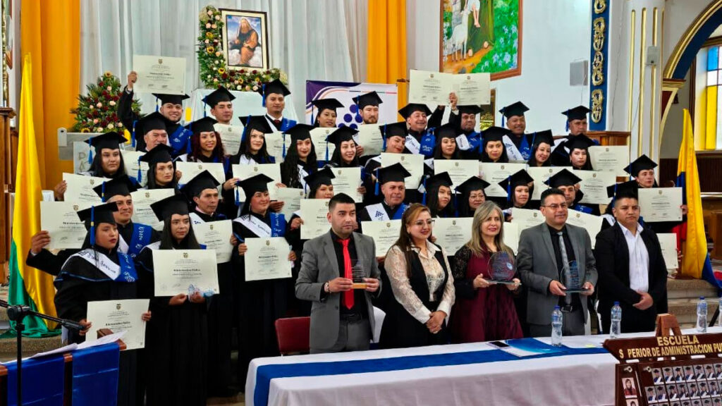 Grados de administradores públicos en Ospina