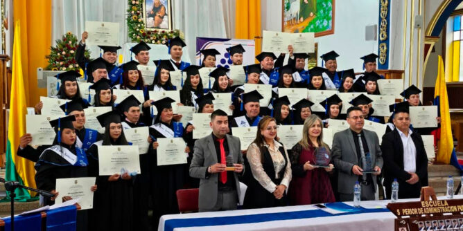 Grados de administradores públicos en Ospina