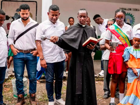 Inició construcción de complejo deportivo del Liceo Nacional Max Seidel de Tumaco