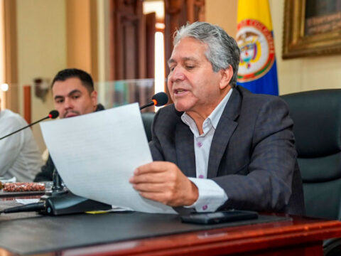 Asamblea sobre institución educativa de Los Andes