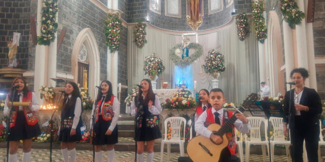 Concierto del grupo Amadeus de Pasto en la basílica Nuestra Señora del Rosario de Sandoná