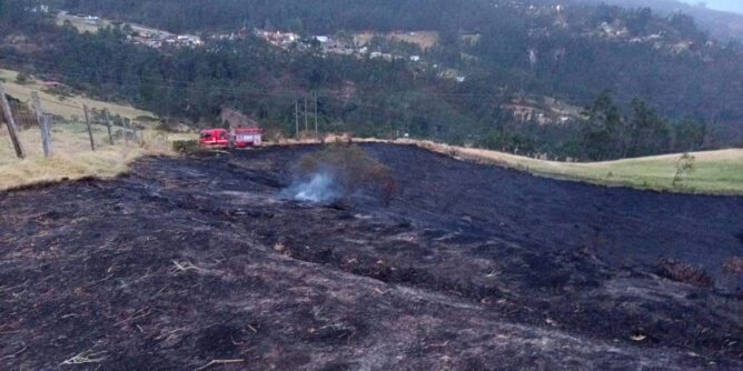 Incendio cobertura vegetal en Pasto