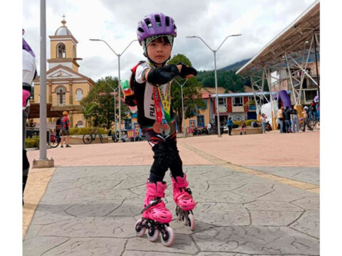 Full Skate Sandoná logra destacados resultados en competencias de patinaje Patinadora sandoneña en Nariño