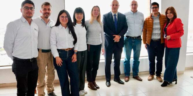 Reunión con extranjeros en la Cámara de Comercio de Pasto