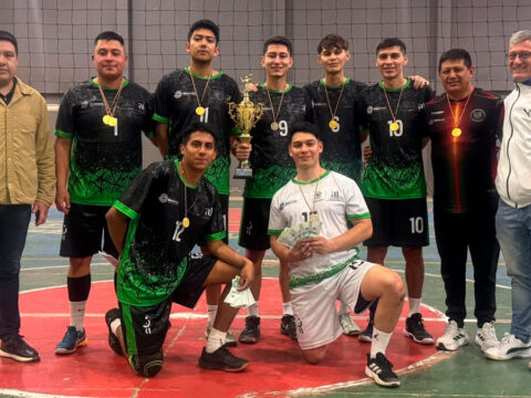 Equipo de Udenar (Pasto 1) de voleibol